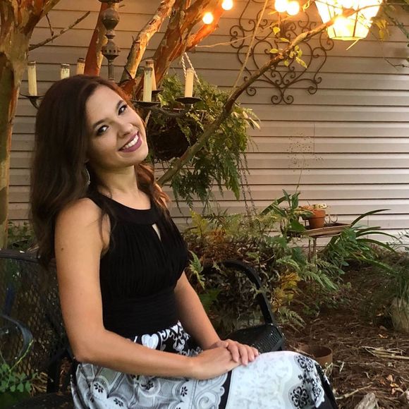 Meet your Posher, Elisabeth - Picture 1 of 1